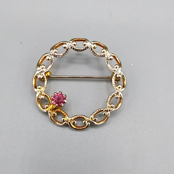 Gold tone Filigree Rhinestone Wreath Circle Brooch Pin Vintage - Picture 4 of 10